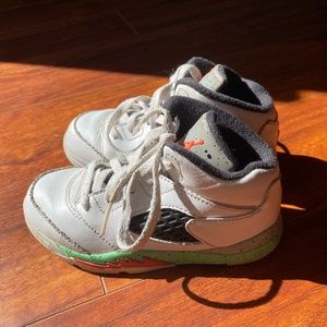 Air Jordan Retro 5 in Poison Green Size 9C